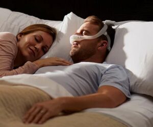 Mascarilla nasal DreamWear de Philips para terapia CPAP cómoda y efectiva