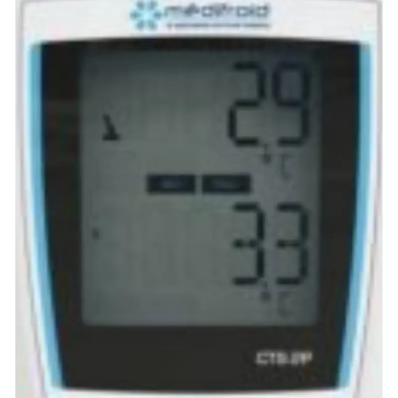 Pantalla digital iluminada del registrador de temperatura de dos sondas CTS2P mostrando lecturas numéricas.