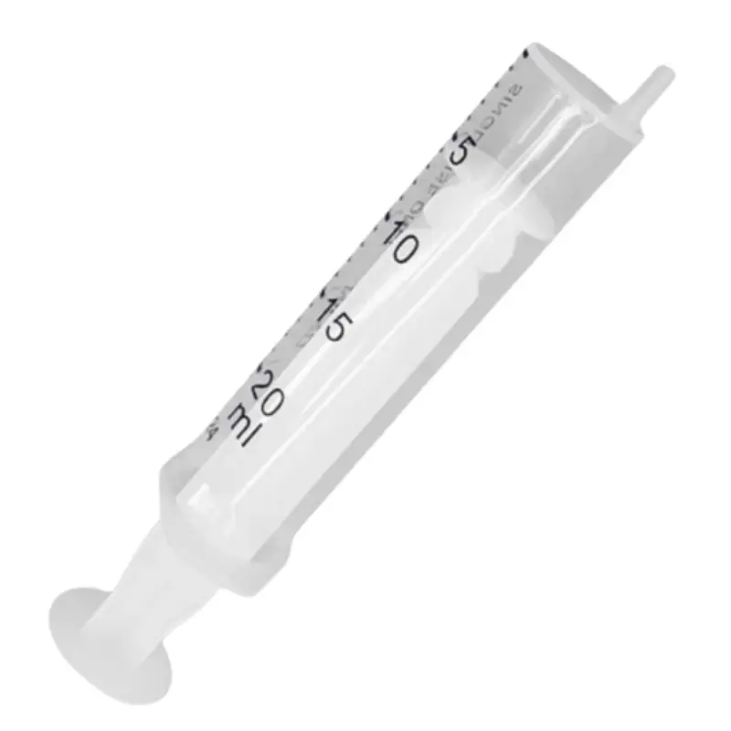 Jeringa Nipro de 2 cuerpos de 20 ml con conector Luer transparente y escala milimetrada visible.