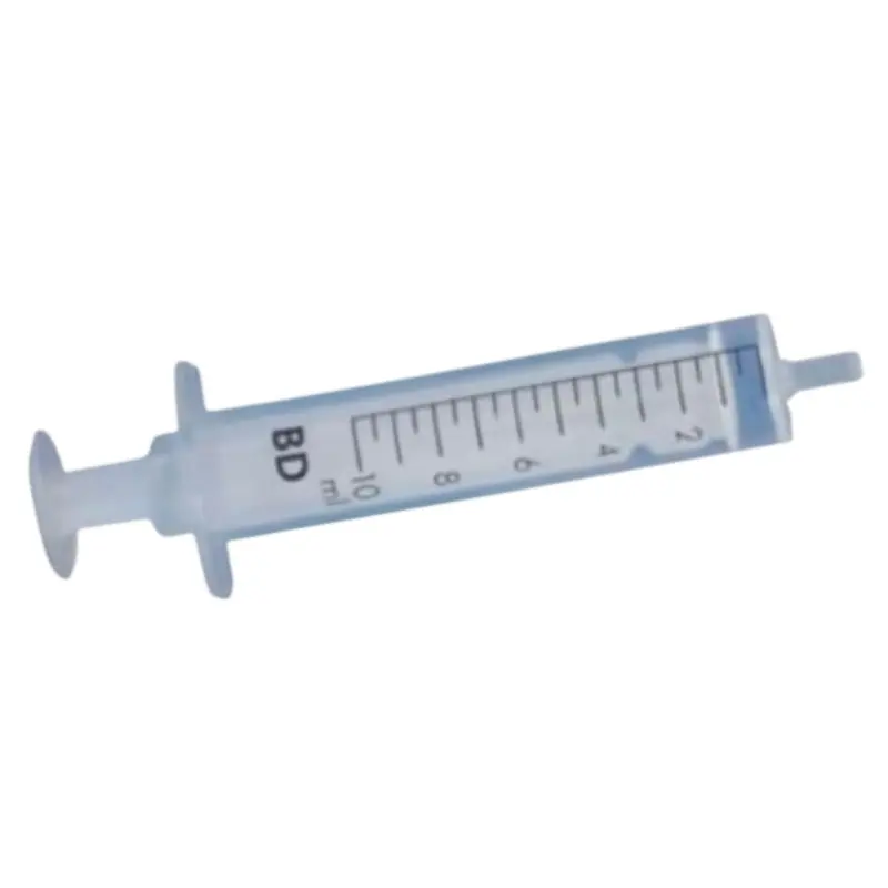Jeringa de 2 cuerpos BD Discardit de 10 ml con cilindro transparente y graduación detallada aislada.