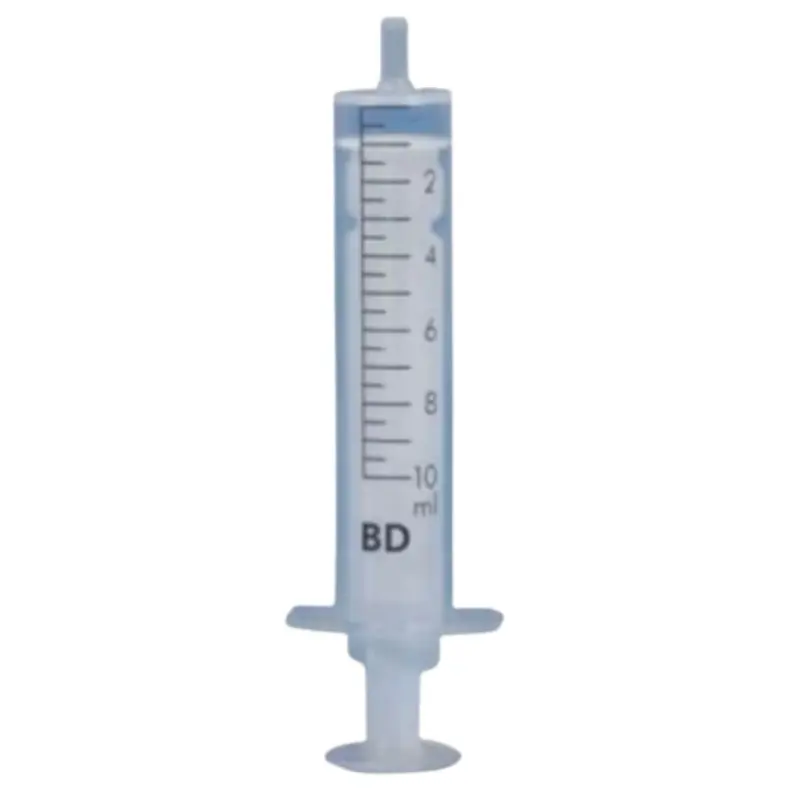 Jeringa de 2 cuerpos BD Discardit de 10 ml con cilindro transparente y graduación detallada aislada.