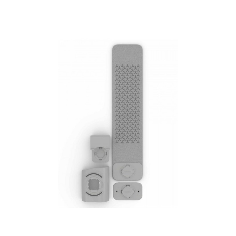 ¿Cansado de que su dispositivo de terapia sufra caídas accidentales o tirones molestos durante la noche mientras viaja? La banda de seguridad para AirMini ResMed es la solución definitiva que combina tranquilidad, protección y confort en un solo accesorio de ingeniería médica. Diseñada de forma exclusiva para el CPAP portátil más pequeño del mundo, esta correa elástica de alta resistencia fija de manera impecable su dispositivo a colchones, estructuras de camas, somieres o asientos de transporte. Asegure su inversión de salud, evite interrupciones bruscas en su tratamiento contra la apnea del sueño y disfrute de un descanso profundamente estable allá donde vaya. (Disponible con total garantía en el catálogo especializado de ytsmed.com). 2. Descripción Larga del Producto (Para la pestaña principal de descripción en WordPress. Diseñada bajo técnicas de copywriting médico y optimizada para los algoritmos de Yoast SEO o Rank Math). El mayor beneficio del CPAP de viaje más famoso del mundo es, sin lugar a dudas, su tamaño ultracompacto y su ligereza extrema. Sin embargo, estas mismas virtudes presentan un desafío logístico evidente durante las noches en entornos desconocidos: al pesar tan poco, cualquier movimiento brusco en la cama, un tirón involuntario del tubo respiratorio o un roce con las sábanas puede hacer que la máquina se desplace, caiga de la mesita de noche o quede colgando en el aire. Para solucionar de forma ingeniosa este inconveniente y aportar un plus de serenidad a sus pernoctaciones fuera de casa, se ha creado la banda de seguridad para AirMini ResMed. En ytsmed.com sabemos que la continuidad de su terapia del sueño es innegociable. Una caída no solo interrumpe su descanso de forma abrupta, sino que puede provocar roturas costosas en las carcasas plásticas o descalibrar los delicados sensores internos del dispositivo. Incorporar esta correa de fijación original de ResMed en su equipaje de mano es la decisión más inteligente para transformar cualquier habitación de hotel, camarote de barco o autocaravana en un espacio clínico seguro, estable y completamente optimizado para su bienestar. Ingeniería de Sujeción Eficiente: Adiós a los Tirones Nocturnos El propósito principal de esta banda elástica premium es mantener el dispositivo firmemente posicionado en el lugar exacto que usted decida. No se trata de un cordón genérico ni de un sistema de amarre improvisado; es un accesorio textil médico diseñado con las dimensiones y coeficientes de elasticidad perfectos para abrazar el contorno del AirMini sin presionar sus rejillas de ventilación ni obstruir los puertos de conexión del tubo o de la fuente de alimentación. Gracias a su longitud adaptable y a su sistema de cierre técnico de alta adherencia, usted puede anclar su CPAP a múltiples superficies con total versatilidad: Estructuras de cama y somieres: Mantenga la máquina a la altura ideal de sus vías respiratorias sin ocupar espacio en la mesita de noche. Borde del colchón o almohada: Una solución idónea para aquellas habitaciones de hotel compactas que carecen de muebles auxiliares junto al cabecero. Asientos de vehículos y transporte: Perfecta para asegurar la continuidad de la terapia si realiza trayectos nocturnos de larga distancia en trenes o vehículos adaptados. Al quedar la máquina firmemente sujeta, el tubo de aire puede extenderse con total libertad, acompañando sus giros naturales durante el sueño sin transmitir vibraciones ni tensiones mecánicas al cuerpo del CPAP. Materiales Premium: Confort y Durabilidad Médica Fiel a los exigentes estándares de calidad de la marca ResMed, este componente está fabricado con fibras sintéticas tejidas de alta densidad. El compuesto textil combina una elasticidad equilibrada con una gran resistencia a la tensión continuada, lo que evita que el material se ceda o se deforme tras cientos de noches de uso. Por otra parte, el tacto del material es sumamente suave y respetuoso con las superficies. No daña la madera de los muebles, no raya la carcasa de su dispositivo de avance terapéutico y no genera molestas pelusas que puedan ser aspiradas por los filtros de la máquina. La hebilla de ajuste y los puntos de contacto están reforzados con costuras industriales de doble pasada, asegurando que la banda permanezca intacta viaje tras viaje, consolidándose como una inversión de salud de larga durabilidad disponible en ytsmed.com. ¿Por qué el Accesorio Original de ResMed marca la diferencia? El mercado de suministros de salud suele llenarse de correas universales o cintas elásticas genéricas de bajo coste. Sin embargo, cuando se trata de un equipo médico de soporte respiratorio, la improvisación puede salir cara. Las bandas no oficiales suelen carecer del agarre necesario, deslizándose ante tirones fuertes, o ejercen presiones indebidas que bloquean la salida del aire o sobrecalientan el motor de la turbina. Optar por la solución oficial distribuida por portales especializados como ytsmed.com le garantiza: Biocompatibilidad total: Materiales libres de toxinas y compuestos químicos volátiles que alteren el entorno del sueño. Geometría calibrada: Diseñada específicamente para interactuar con el módulo y los puntos de anclaje del AirMini. Deslizamiento silencioso: Evita ruidos por fricción textil contra el colchón, algo fundamental para los pacientes con sueño ligero. Instrucciones Sencillas para una Colocación Perfecta Maximizar la eficacia de este accesorio de sujeción es sumamente rápido e intuitivo, requiriendo apenas unos segundos antes de acostarse: Abrazar el dispositivo: Rodee el cuerpo de su AirMini con la sección central de la banda, asegurándose de que la toma del tubo de aire y el cable de corriente queden totalmente libres y despejados. Seleccionar el punto de anclaje: Pase los extremos de la correa alrededor de la pata de la cama, el borde del colchón o la barra del cabecero según su conveniencia. Tensar y cerrar: Ajuste la tensión de forma firme pero sin llegar a forzar los materiales, y asegure el cierre. Compruebe con un leve tirón manual que el CPAP queda fijo y no se desplaza de su posición. Lista de Beneficios Clave para el Paciente Viajero Prevención de accidentes: Evita caídas al suelo que puedan dañar la electrónica o la estructura externa del CPAP. Estabilidad del tratamiento: Mantiene el equipo fijo, absorbiendo los tirones del tubo causados por los movimientos nocturnos. Ahorro de espacio: Permite colgar o anclar el dispositivo, liberando espacio valioso en mesitas de noche pequeñas o inexistentes. Calidad de fabricación ResMed: Costuras reforzadas, elasticidad duradera y total compatibilidad de marca. En definitiva, dormir bien fuera de casa requiere un entorno ordenado, predecible y seguro. No deje la integridad de su valioso equipo portátil al azar de una mala postura nocturna o de una mesita inestable. Con la banda de seguridad premium, recuperará la total libertad de moverse en la cama con la tranquilidad de saber que su terapia del sueño permanece perfectamente resguardada y en su sitio. Añada este accesorio indispensable a su equipaje y optimice sus noches gestionando su pedido de forma cómoda a través de la plataforma profesional de ytsmed.com.