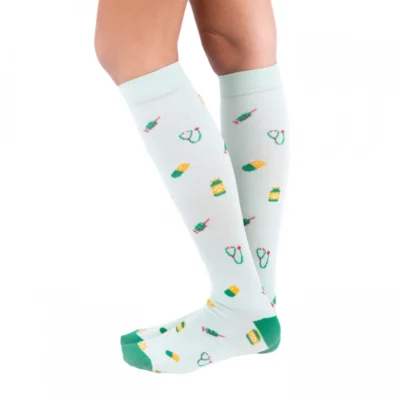 Calcetines compresivos estampados de huellas