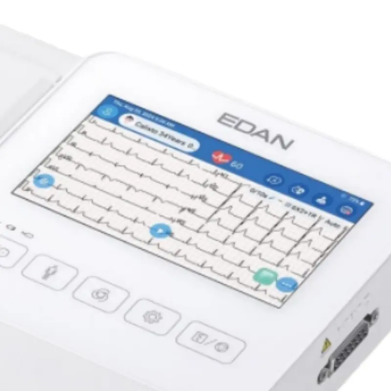Primer plano de la pantalla digital táctil y botones físicos del electrocardiógrafo portátil EDAN SE-310.
