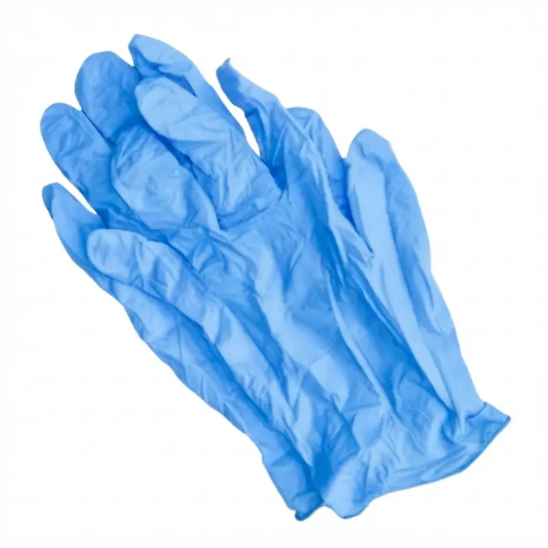 Par de guantes de examen azules desechables apilados sobre un fondo blanco aislado.