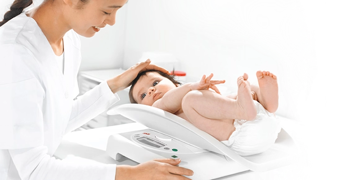 Báscula electrónica para bebés y niños pequeños SECA 834