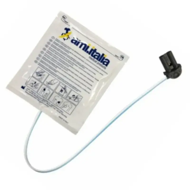 Envase sellado de electrodos de desfibrilación adulto Saver One con cableado y conector negro.