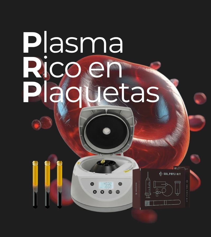 Equipo médico de centrífuga con tubos de ensayo y caja de kit para tratamiento de Plasma Rico en Plaquetas (PRP) sobre fondo negro con glóbulos rojos.